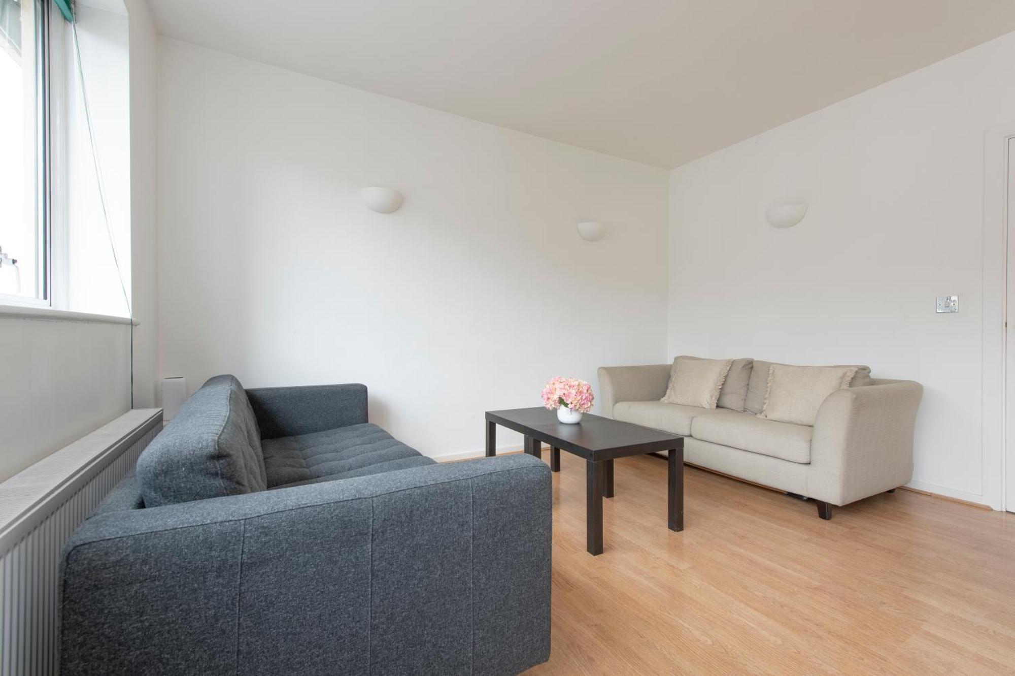 Modern Luxury Apartment By Bow Road Station Лондон Екстер'єр фото