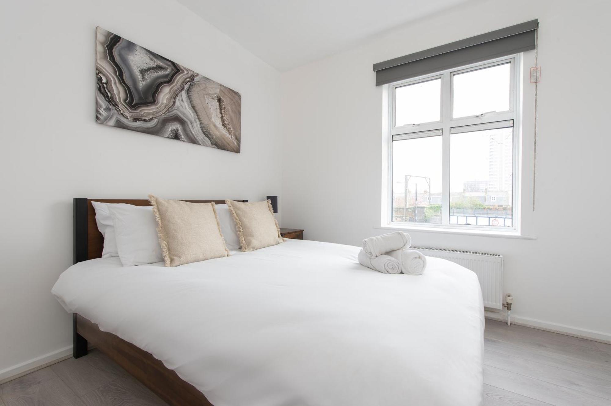 Modern Luxury Apartment By Bow Road Station Лондон Екстер'єр фото